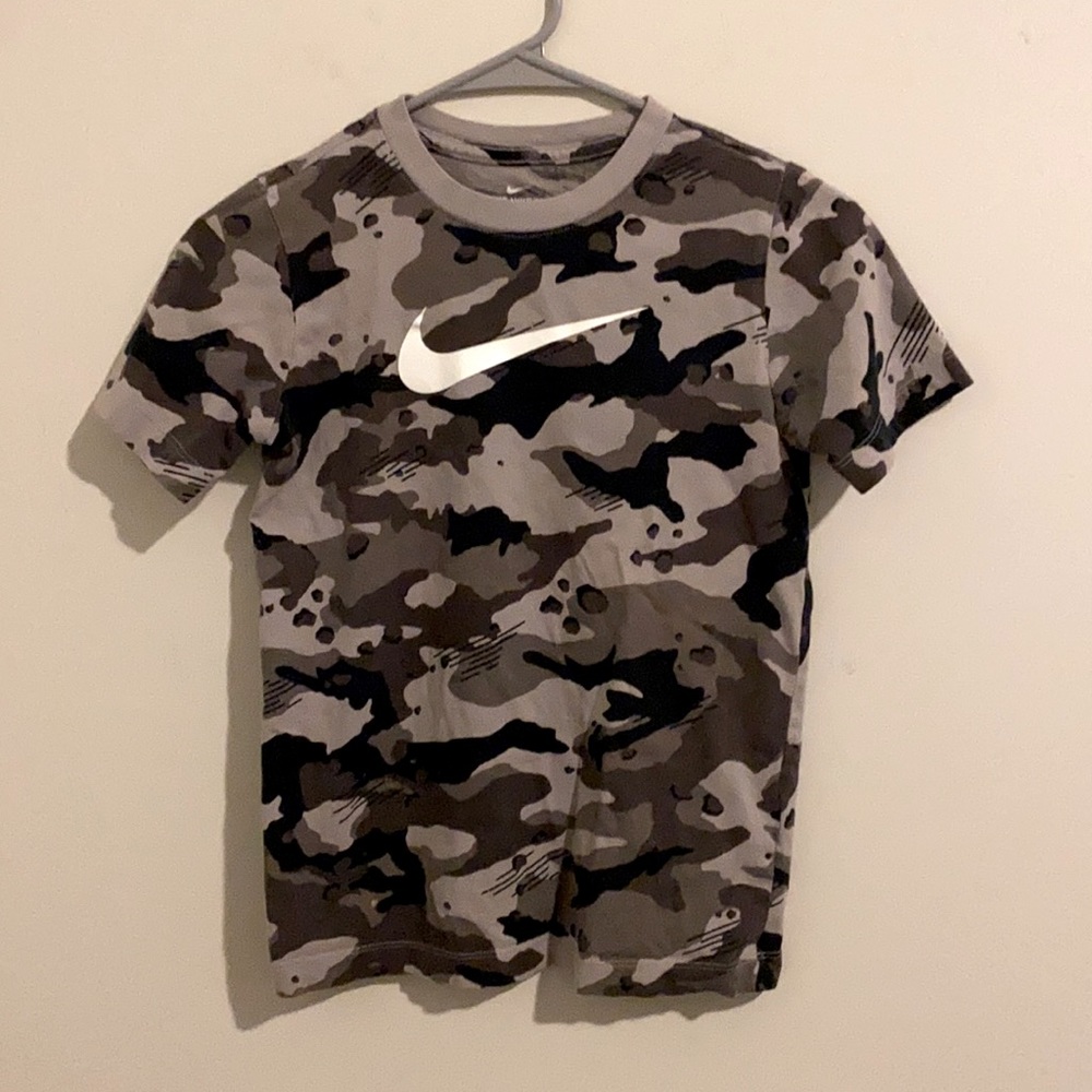 Nike youth medium